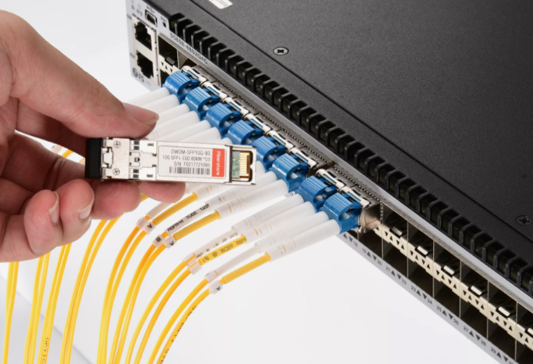 Solusi Peralatan Kabel Sinyal Berkecepatan Tinggi QSFP Solusi Peralatan Kabel Sinyal Berkecepatan Tinggi QSFP
